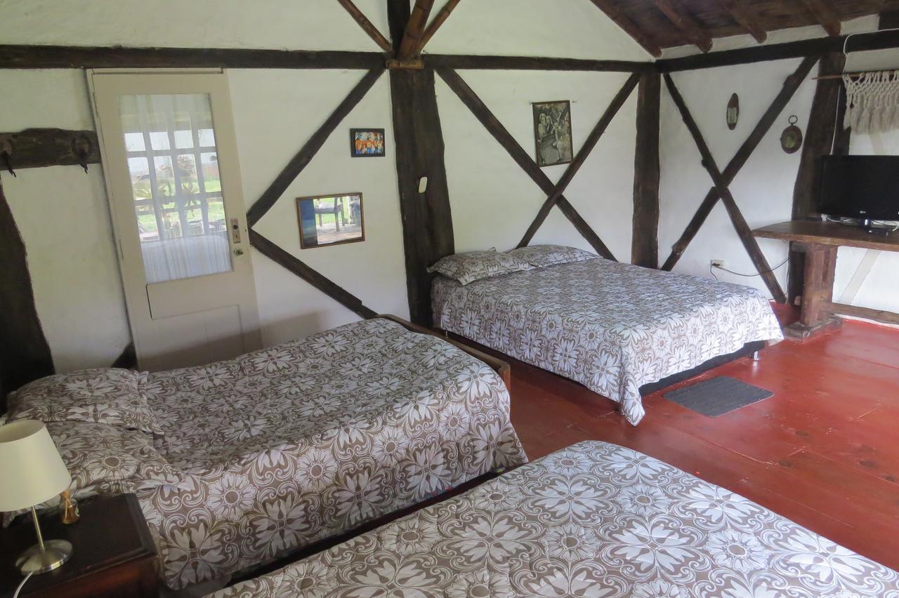 Tarragona Hostal Санта-Роса-де-Кабаль Екстер'єр фото